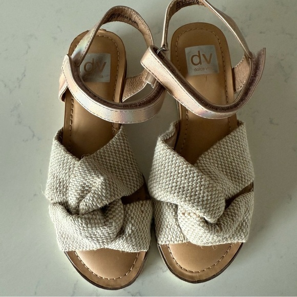 NEW DV by Dolce Vita Girl’s Davis Woven Sandals Size: 1 - Picture 1 of 3